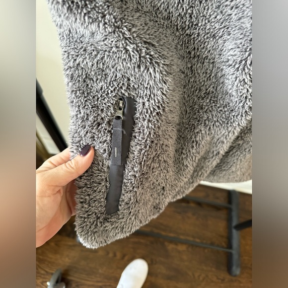 L.L.Bean Hi-Pile Fleece Gray Vest Pocket Full Zip Gray - Picture 4 of 7